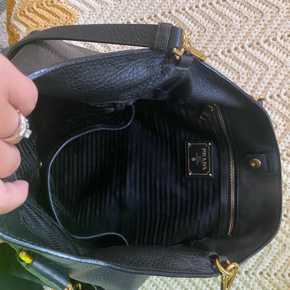 Prada large hobo handbag with adjustable strap. - Picture 5 of 13